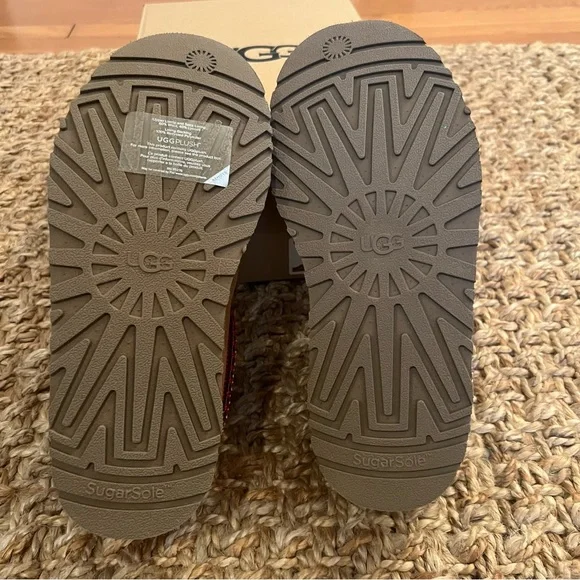 NWT UGG Tazz Slippers Chestnut Size Big Kids Y5/Women’s 7 - Picture 11 of 16